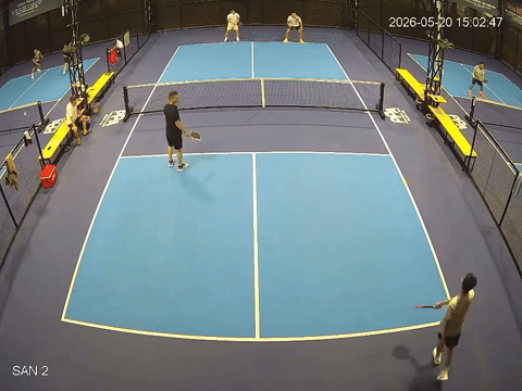 Xôn xao clip người đàn ông đánh hỏng bóng vung vợt pickleball 'tác động vật lý' đối thủ