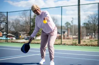 Lợi ích sức khỏe bất ngờ của việc chơi pickleball