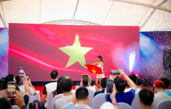 Cận cảnh visual xinh đẹp của 'công chúa pickleball' Alix Trương khi khoác cờ Việt Nam đầy tự hào