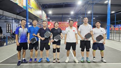 Ai rồi cũng tập thể thao: Pickleball - môn dưỡng sinh vui vẻ