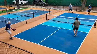 Loại chấn thương bất ngờ với người chơi pickleball lớn tuổi