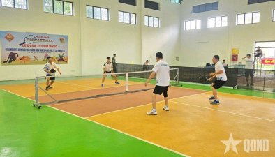 Lữ đoàn 299 tổ chức sôi nổi giải thi đấu pickleball