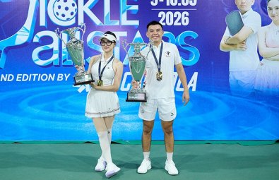 Hoa hậu Hương Giang cùng Lý Hoàng Nam ngược dòng vô địch giải pickleball toàn sao