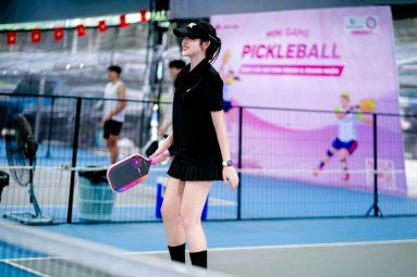 Huyền My đầu tư tủ đồ để chơi pickleball 7 tiếng một ngày